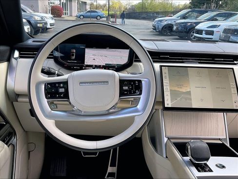 Used 2024 Land Rover Range Rover SE image 7