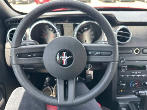 Used 2007 Ford Mustang Convertible RWD image 32