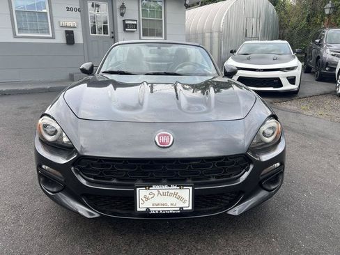 Used 2017 FIAT 124 Spider Classica RWD image 2