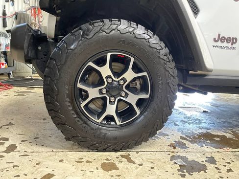 Used 2019 Jeep Wrangler Unlimited Rubicon AWD/4WD image 11