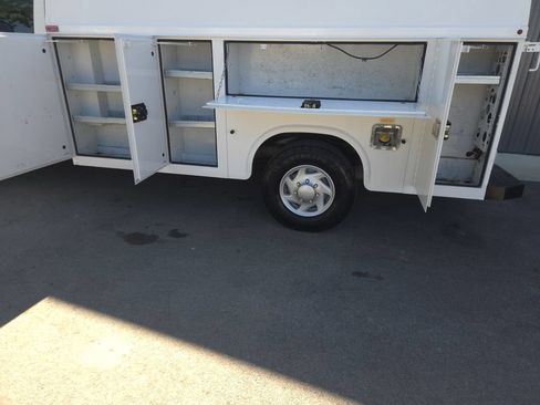 Used 2013 Ford E-350 and Econoline 350 Super Duty w/ PWR Locks & Windows Group RWD image 4