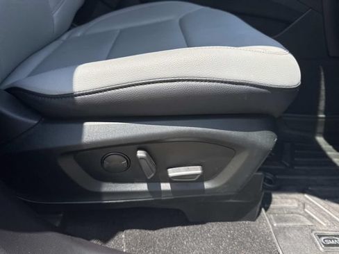 Used 2021 Ford Explorer XLT w/ Equipment Group 202A RWD image 17