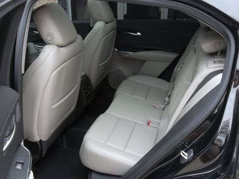 Used 2021 Cadillac XT4 Premium Luxury image 8