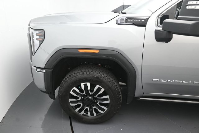 Used 2025 GMC Sierra 2500 Denali Ultimate AWD/4WD image 9