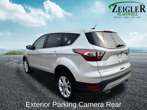 Used 2017 Ford Escape SE FWD image 3