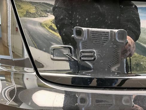 Used 2022 Audi Q8 Premium Plus image 33