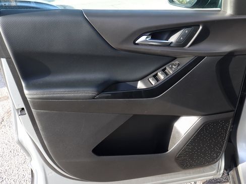 Used 2025 Chevrolet Equinox LT image 13