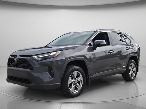 Used 2024 Toyota RAV4 XLE AWD/4WD image 9
