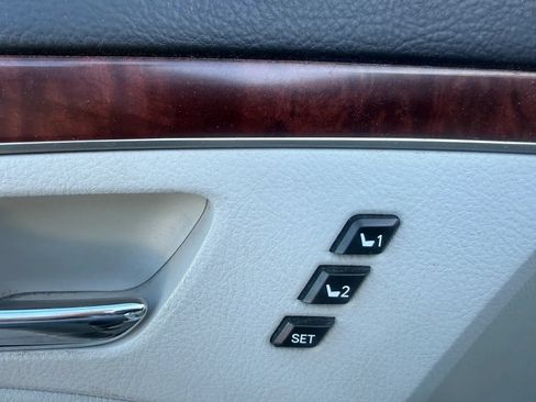 Used 2011 Toyota Avalon Limited FWD image 20