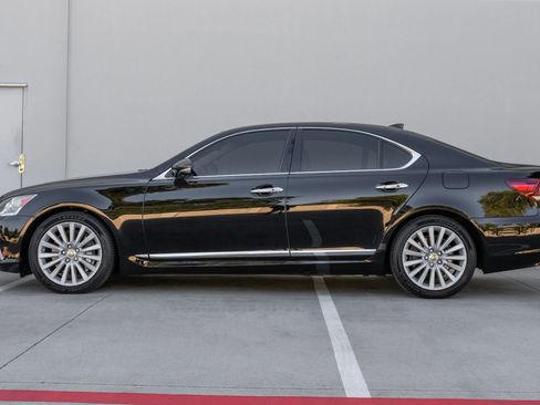 Used 2014 Lexus LS 460 AWD w/ Comfort Package image 17