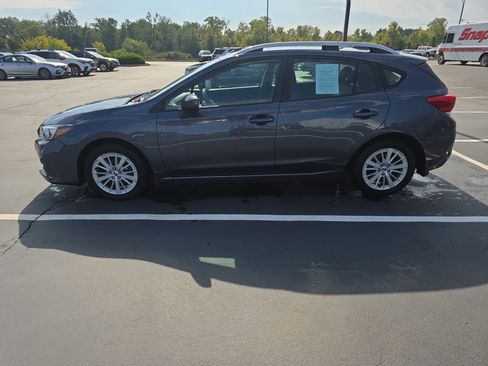 Used 2017 Subaru Impreza 2.0i Premium image 6