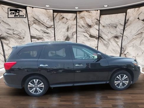 Used 2019 Nissan Pathfinder SL AWD/4WD image 4