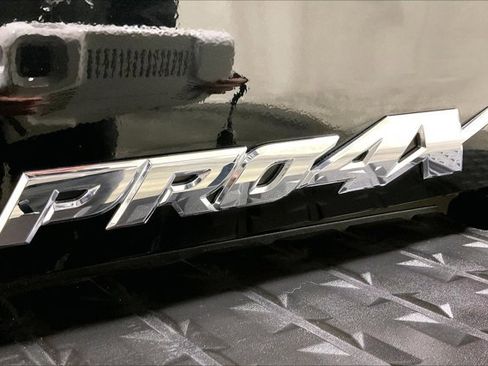 Used 2018 Nissan Titan PRO-4X w/ Pro-4x Convenience Package image 8