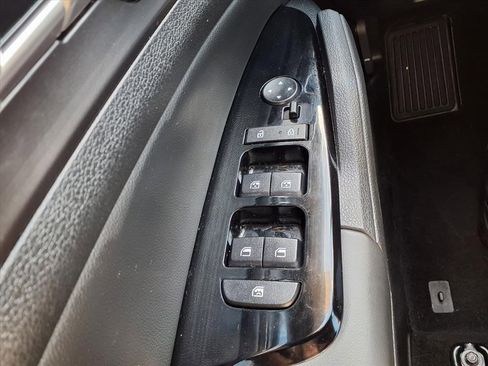 Used 2024 Kia Sportage EX image 22