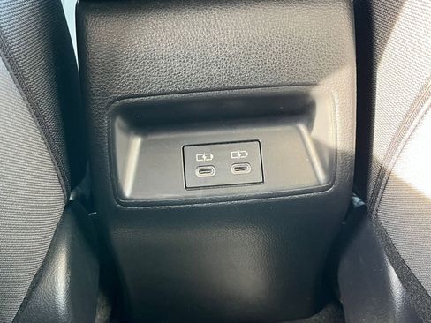 Used 2025 Toyota Corolla LE image 23