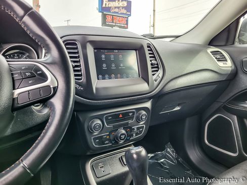 Used 2021 Jeep Compass Latitude FWD image 21
