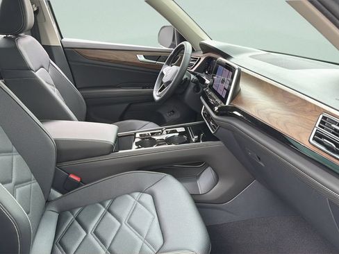 New 2026 Volkswagen Atlas SE FWD image 33