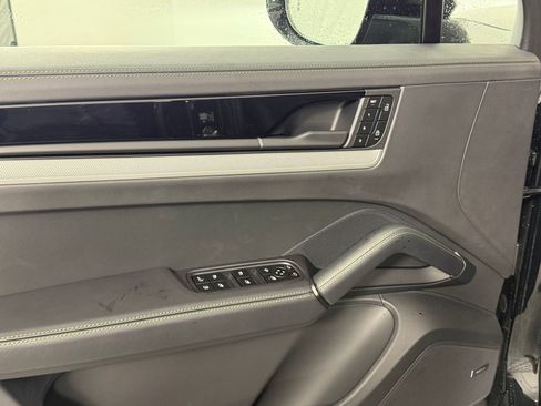 New 2026 Porsche Cayenne S image 15