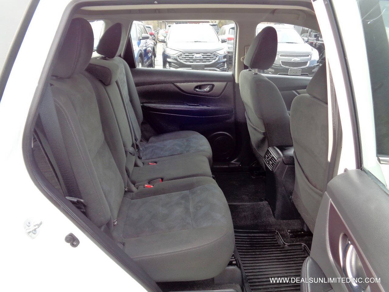 Used 2016 Nissan Rogue S AWD/4WD image 19