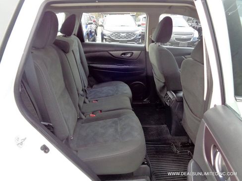 Used 2016 Nissan Rogue S AWD/4WD image 19