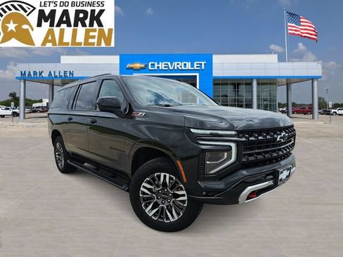 Used 2025 Chevrolet Suburban Z71 AWD/4WD image 1