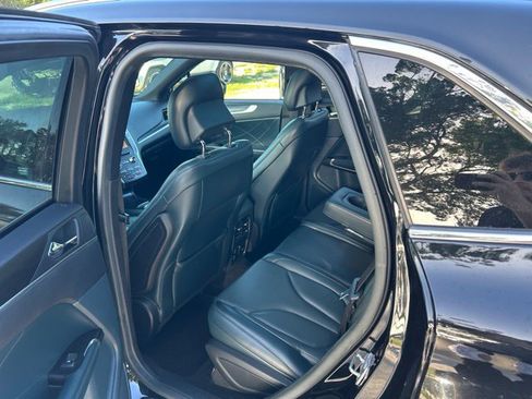 Used 2019 Lincoln MKC Reserve FWD image 6