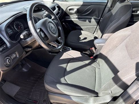 Used 2019 Jeep Renegade Altitude w/ Quick Order Package 2XM image 21