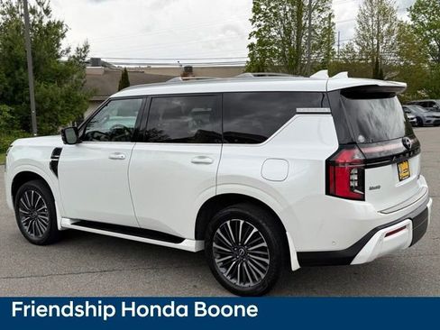 Used 2025 Nissan Armada Platinum Reserve AWD/4WD image 7