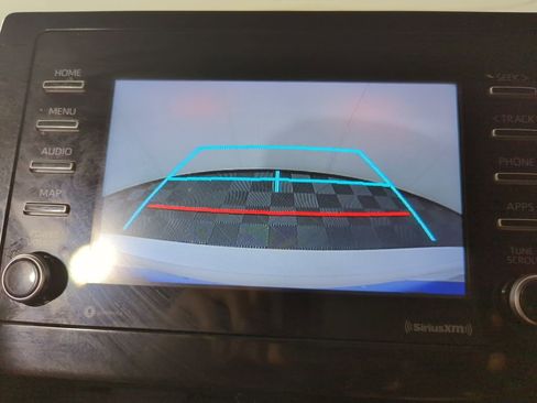 Used 2021 Toyota Camry SE image 15