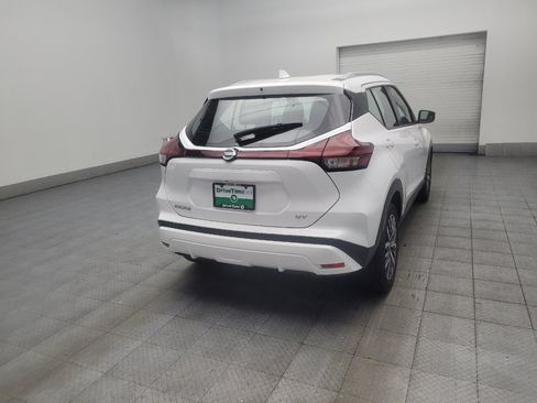 Used 2021 Nissan Kicks SV FWD image 9