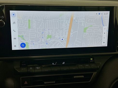 Used 2025 Toyota Camry SE image 13