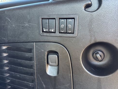 Used 2019 GMC Yukon XL Denali w/ Denali Ultimate Package image 13