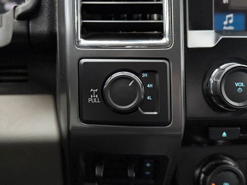 Used 2017 Ford F250 XLT w/ XLT Value Package image 13