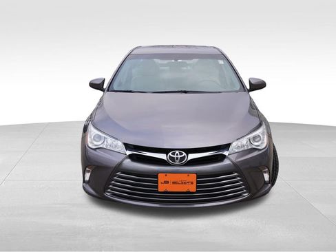 Used 2016 Toyota Camry LE image 12