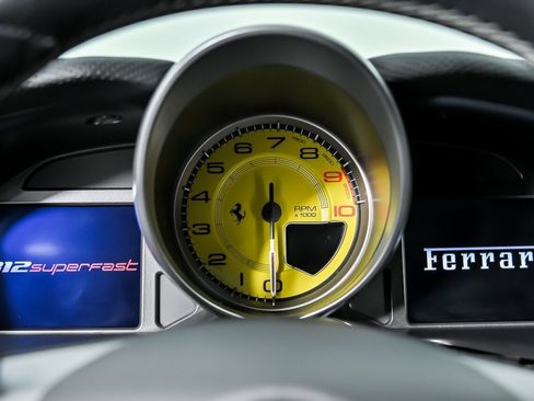 Used 2018 Ferrari 812 Superfast RWD image 27