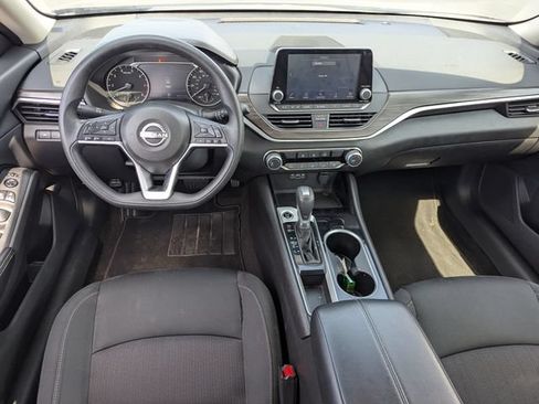 Used 2024 Nissan Altima 2.5 SV FWD image 29