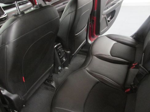 Used 2025 Jeep Compass Trailhawk AWD/4WD image 28