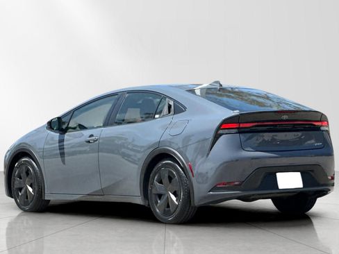 Used 2023 Toyota Prius LE FWD image 6