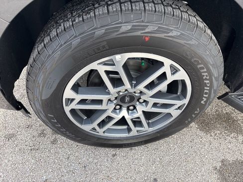 New 2025 Ford Expedition Active image 9