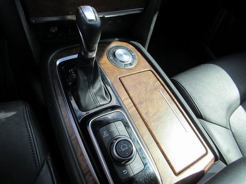 Used 2022 Nissan Armada SL image 17