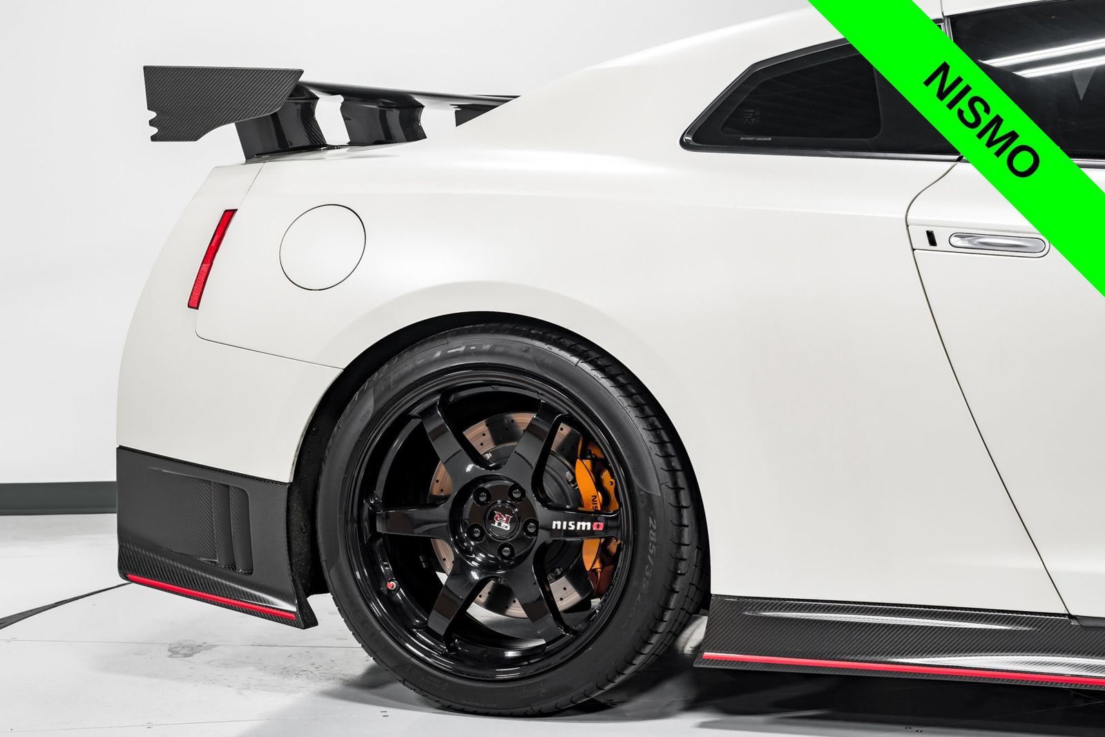 Used 2016 Nissan GT-R NISMO AWD/4WD image 45