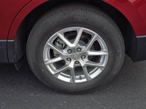 Used 2024 Chevrolet Equinox LT w/ LPO, Floor Liner Package FWD image 6