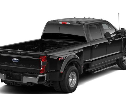 New 2026 Ford F350 4x4 Crew Cab DRW Super Duty image 3