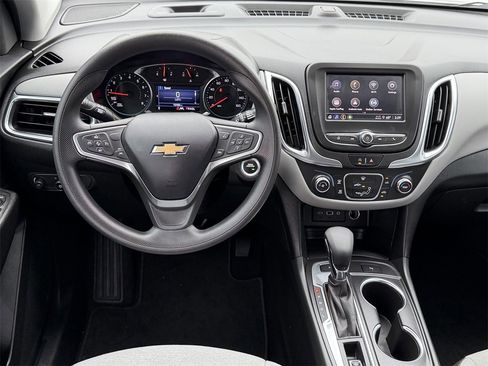 Used 2022 Chevrolet Equinox LT image 12