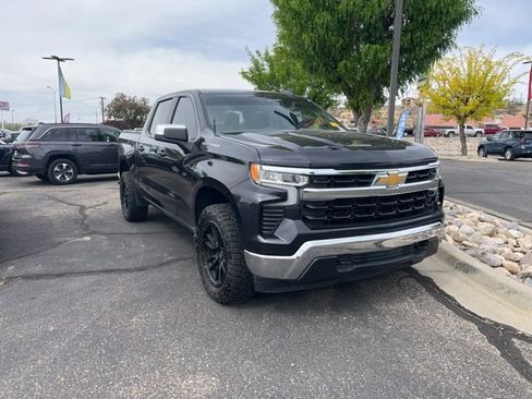 Used 2024 Chevrolet Silverado 1500 LT image 3