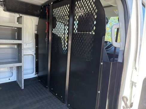 Used 2018 Ford Transit 250 130 Low Roof w/ Exterior Upgrade Package RWD image 12
