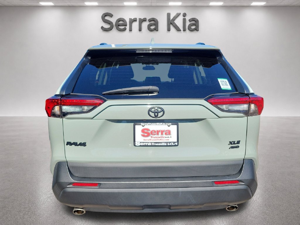 Used 2022 Toyota RAV4 XLE w/ Convenience Package AWD/4WD image 5