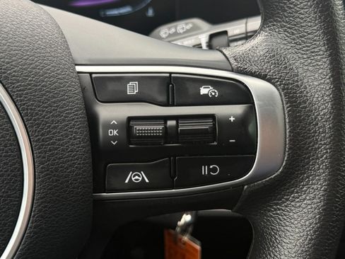 Used 2025 Kia Sportage LX image 32