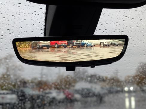 Used 2023 Chevrolet Traverse RS image 29