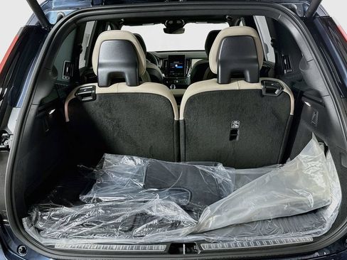 Used 2026 Volvo XC90 B5 Plus w/ Protection Package Premier AWD/4WD image 16